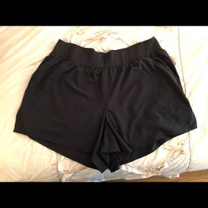 LIVI Active Short Lane Bryant